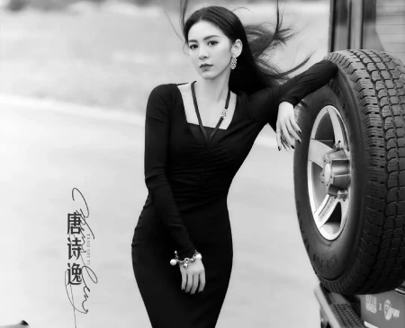 乘风破浪第三季五公钟欣潼、吴谨言、唐诗逸在沙中起舞，唯美感人(2021乘风破浪三公离开)